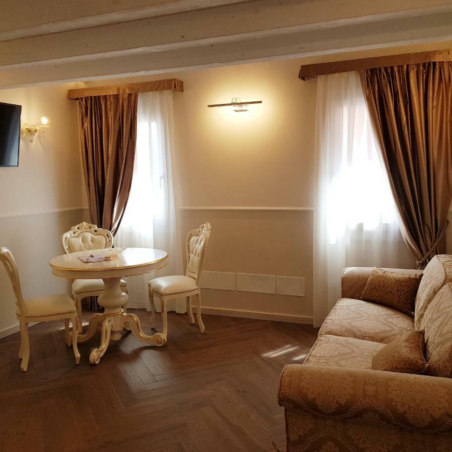 Ca' Vittoria Boutique House Apartsuite Чоджия Екстериор снимка