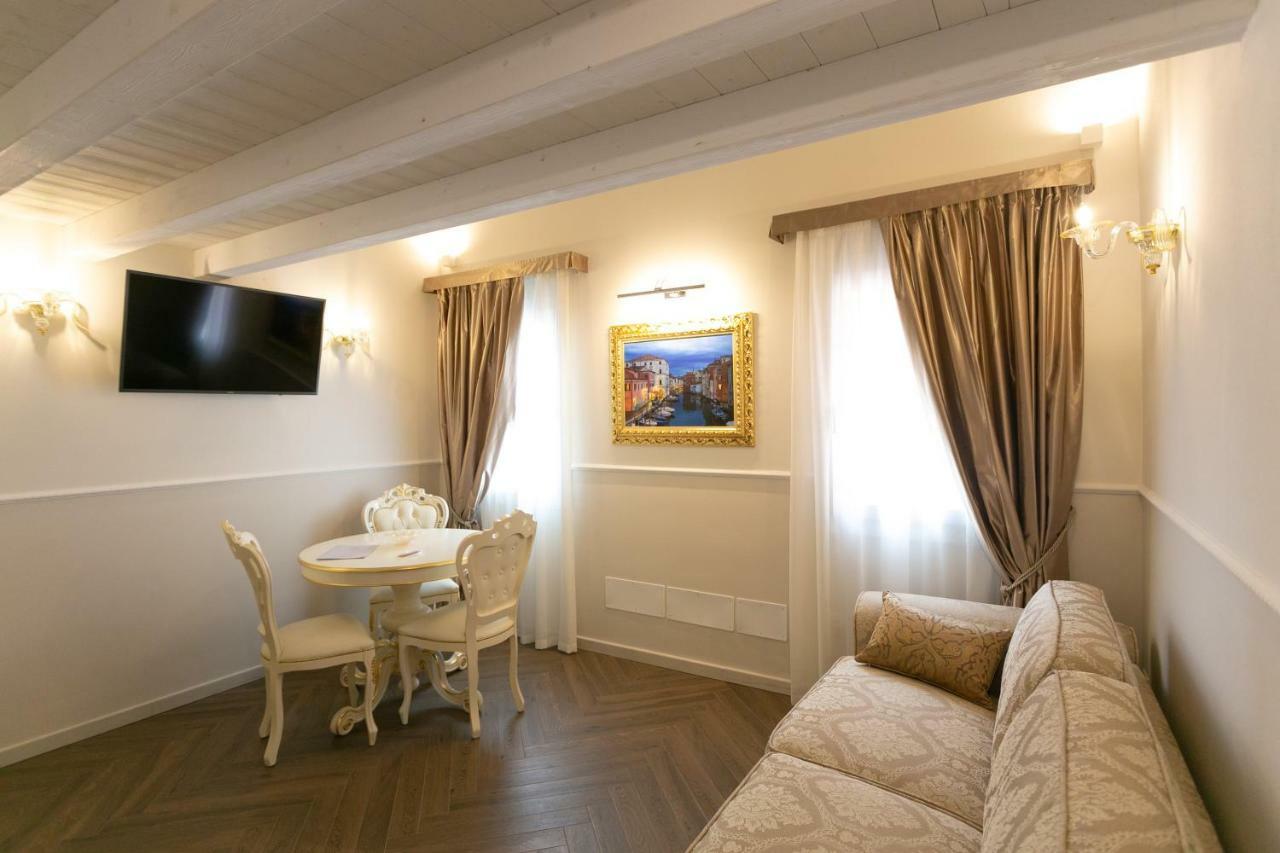 Ca' Vittoria Boutique House Apartsuite Чоджия Екстериор снимка