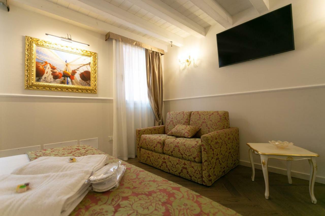 Ca' Vittoria Boutique House Apartsuite Чоджия Екстериор снимка